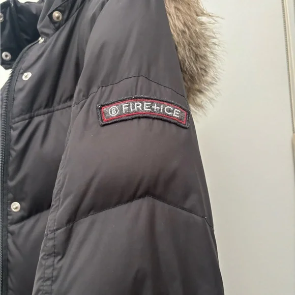 Bogner knee length puffer coat. EUC, black, size 6. Original hood not included. - Picture 5 of 9